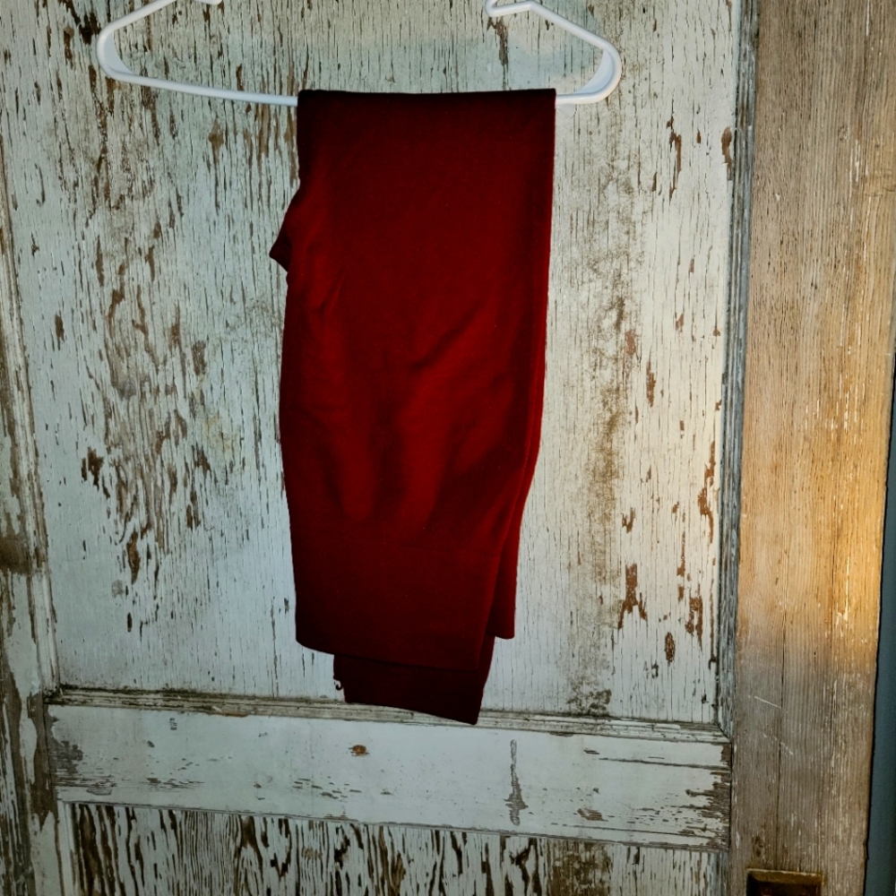 Burgundy fleece leggings